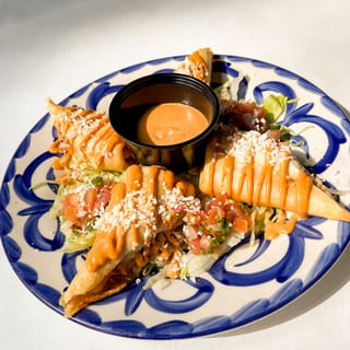 CHICKEN ROLLS